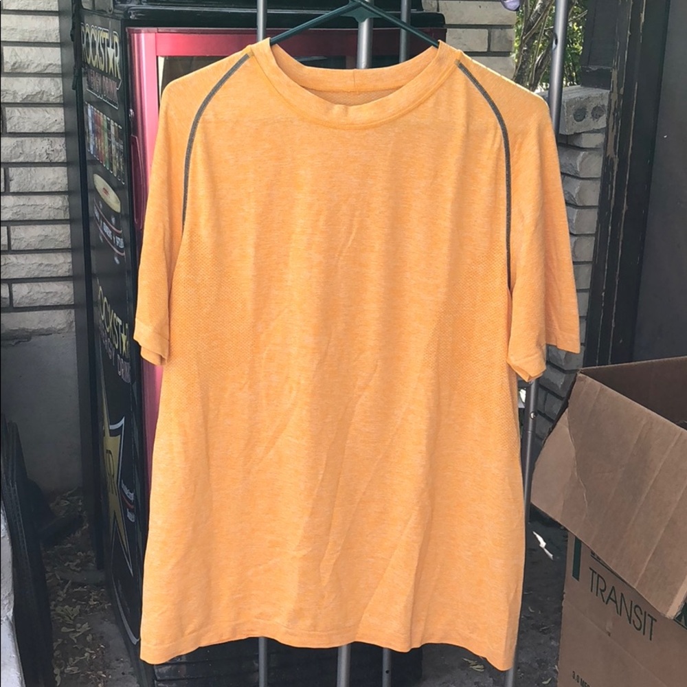 Lululemon Men’s athletic shirt. Orange. Medium